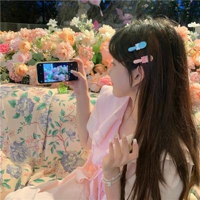 持摄像机的人